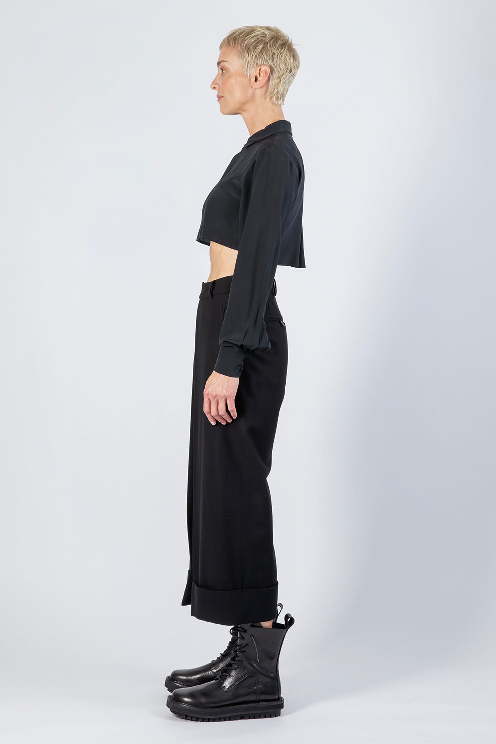 esther-perbandt-unfold-pants-damen-schwarz-wolle-weit image 7