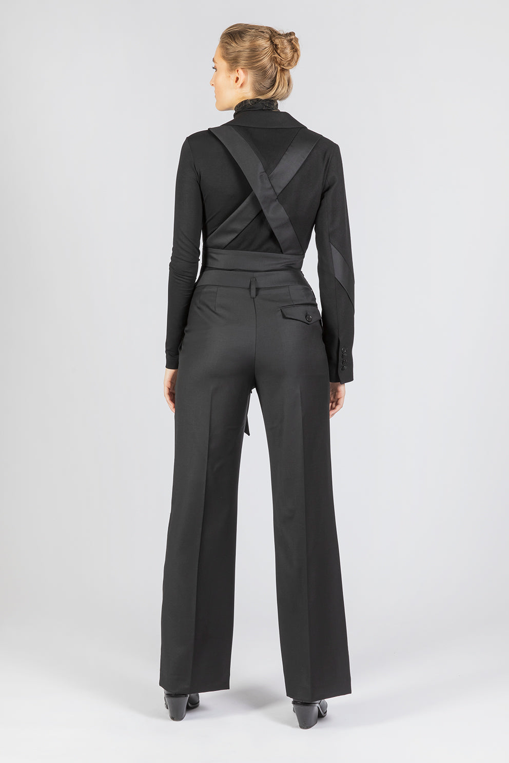 esther-perbandt-half-bond-jacke-damen-schwarz-wolle image 5