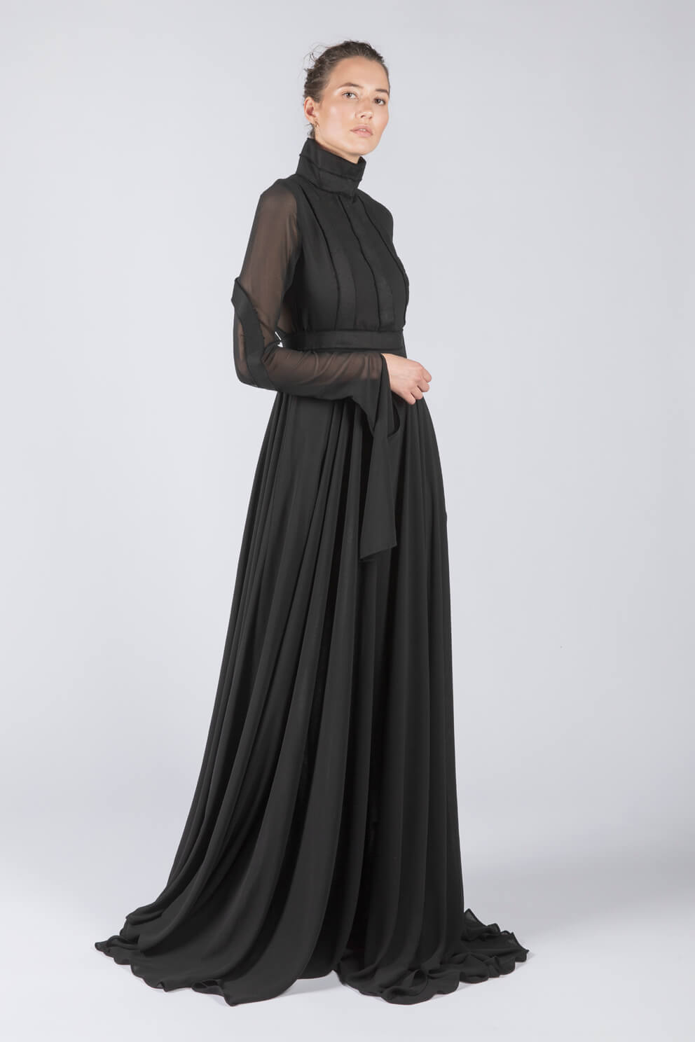 esther-perbandt-houston-kleid-damen-schwarz-lang-seide image 3