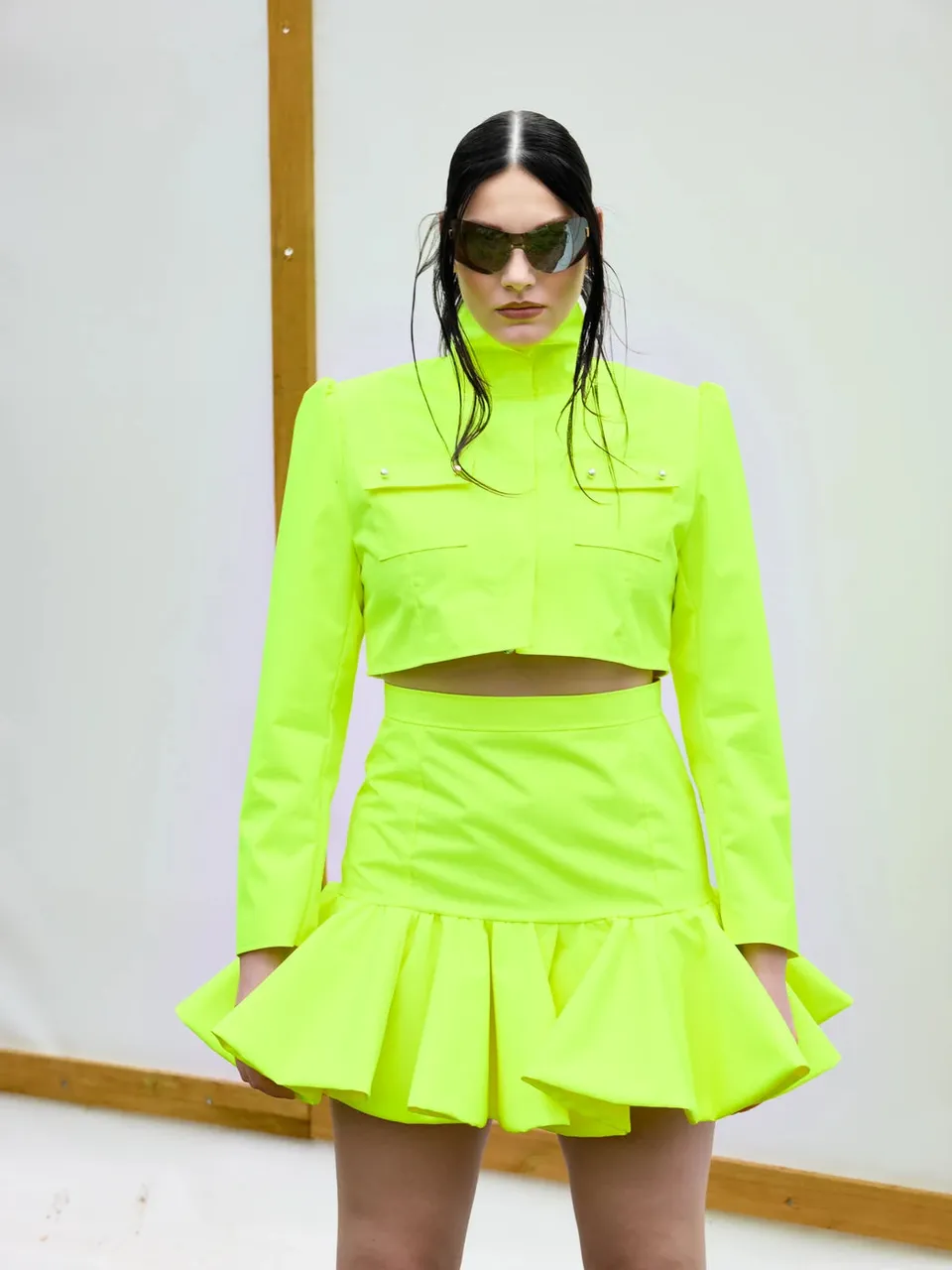 marcel-ostertag-kurzjacke-neon-yellow-damenjacke image 1