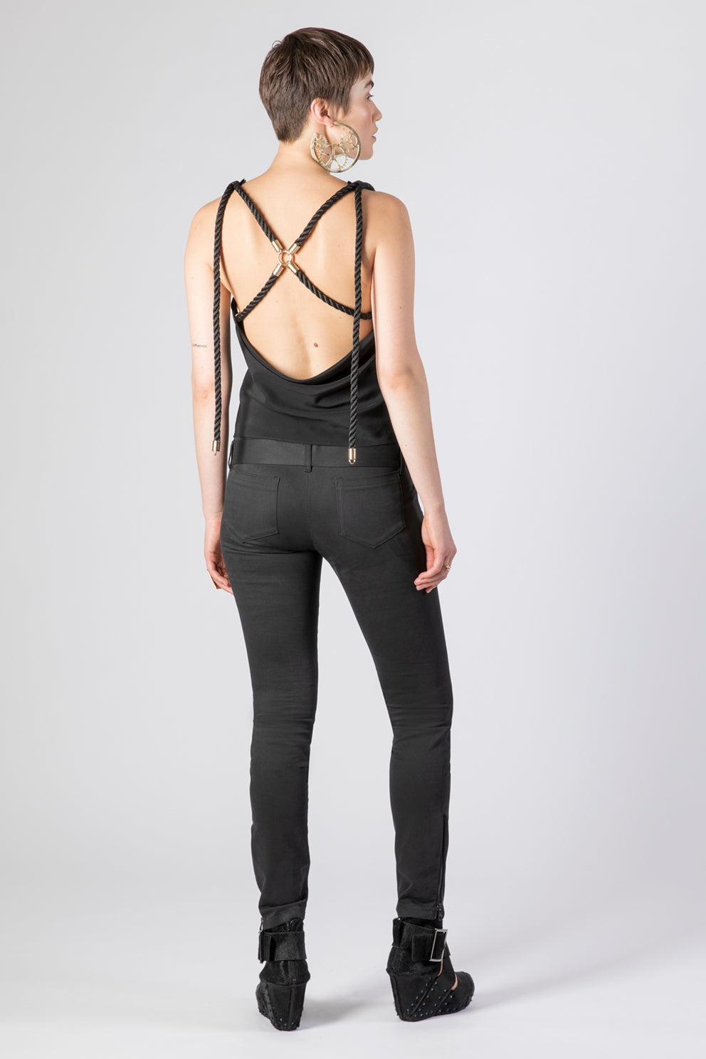 esther-perbandt-rope-top-damen-schwarz-seide-offener-r-cken image 3
