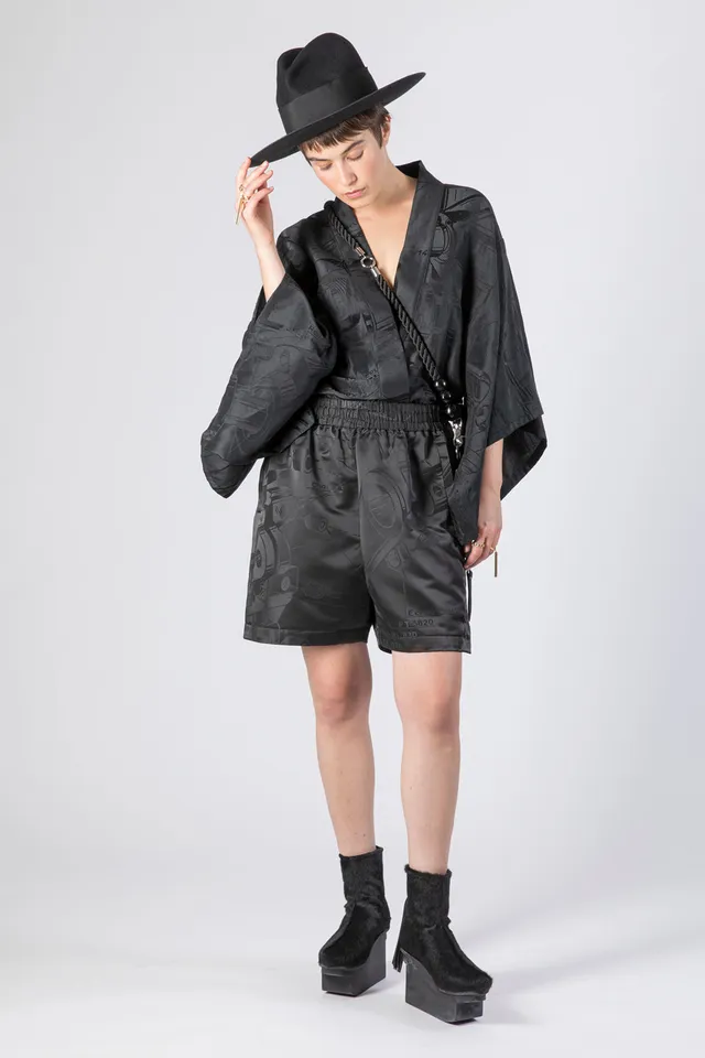 esther-perbandt-machine-short-kimono-damen-schwarz-seide image 1
