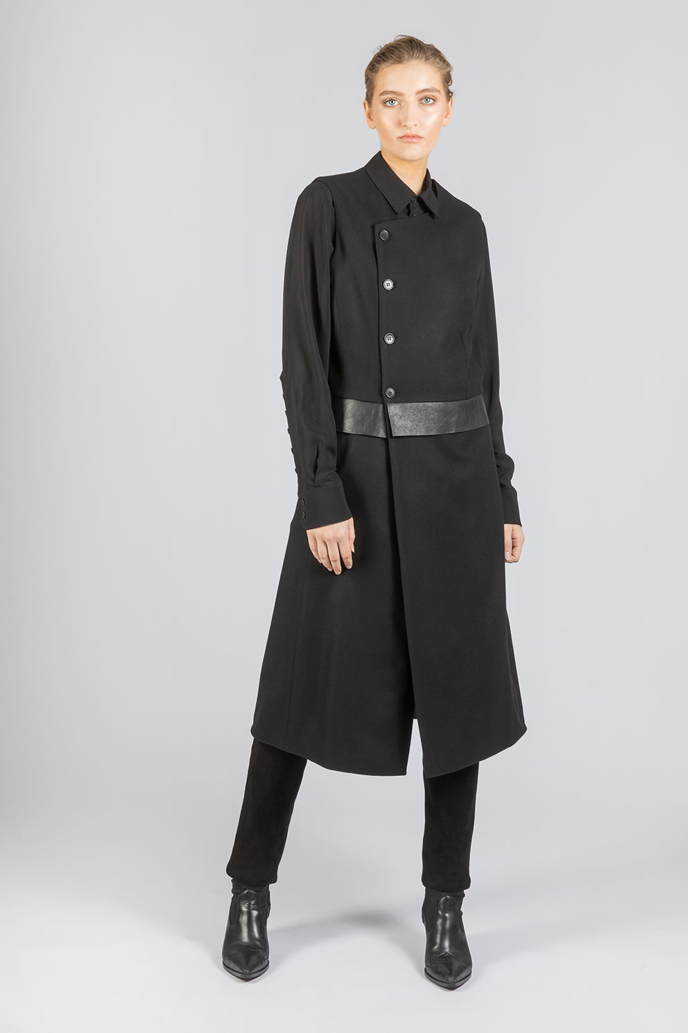 esther-perbandt-dart-long-weste-schwarz-wolle-leder image 1