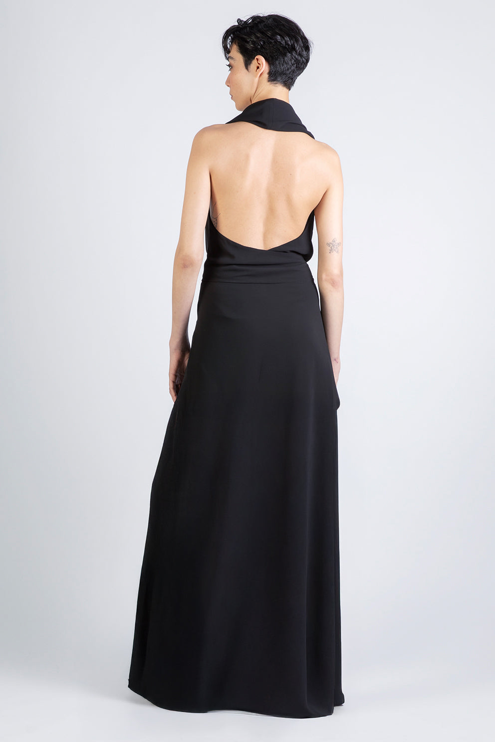 esther-perbandt-saturn-chain-kleid-schwarz-neckholder image 3
