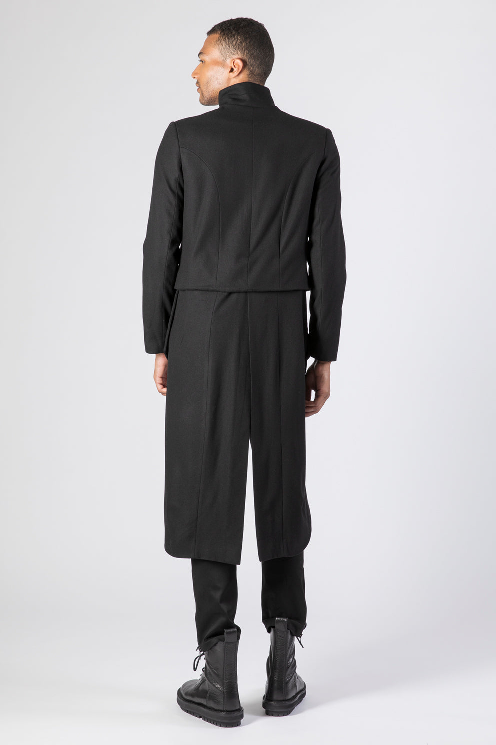 esther-perbandt-tailcoat-mantel-herren-schwarz-wolle image 3