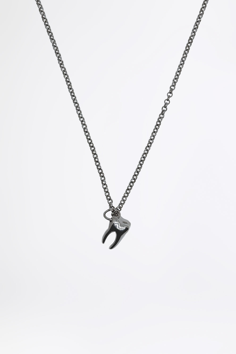 esther-perbandt-tooth-lange-kette-silber-mit-zahnanh-nger image 1