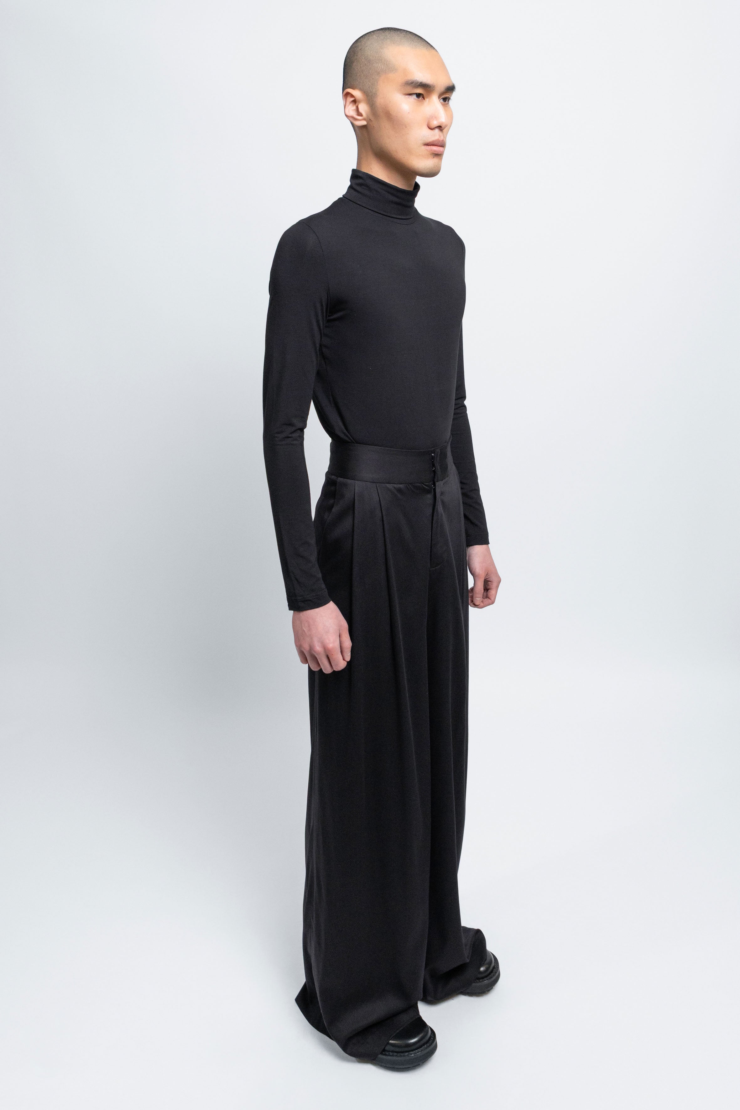 esther-perbandt-georgia-hose-herren-schwarz-weit-viskose image 3