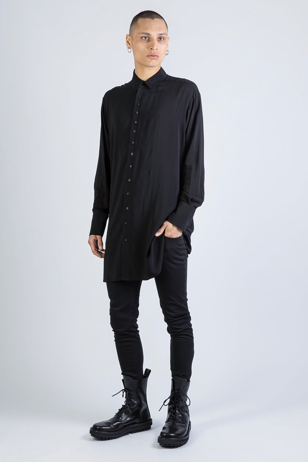 esther-perbandt-breeze-long-hemd-herren-schwarz-lose image 1