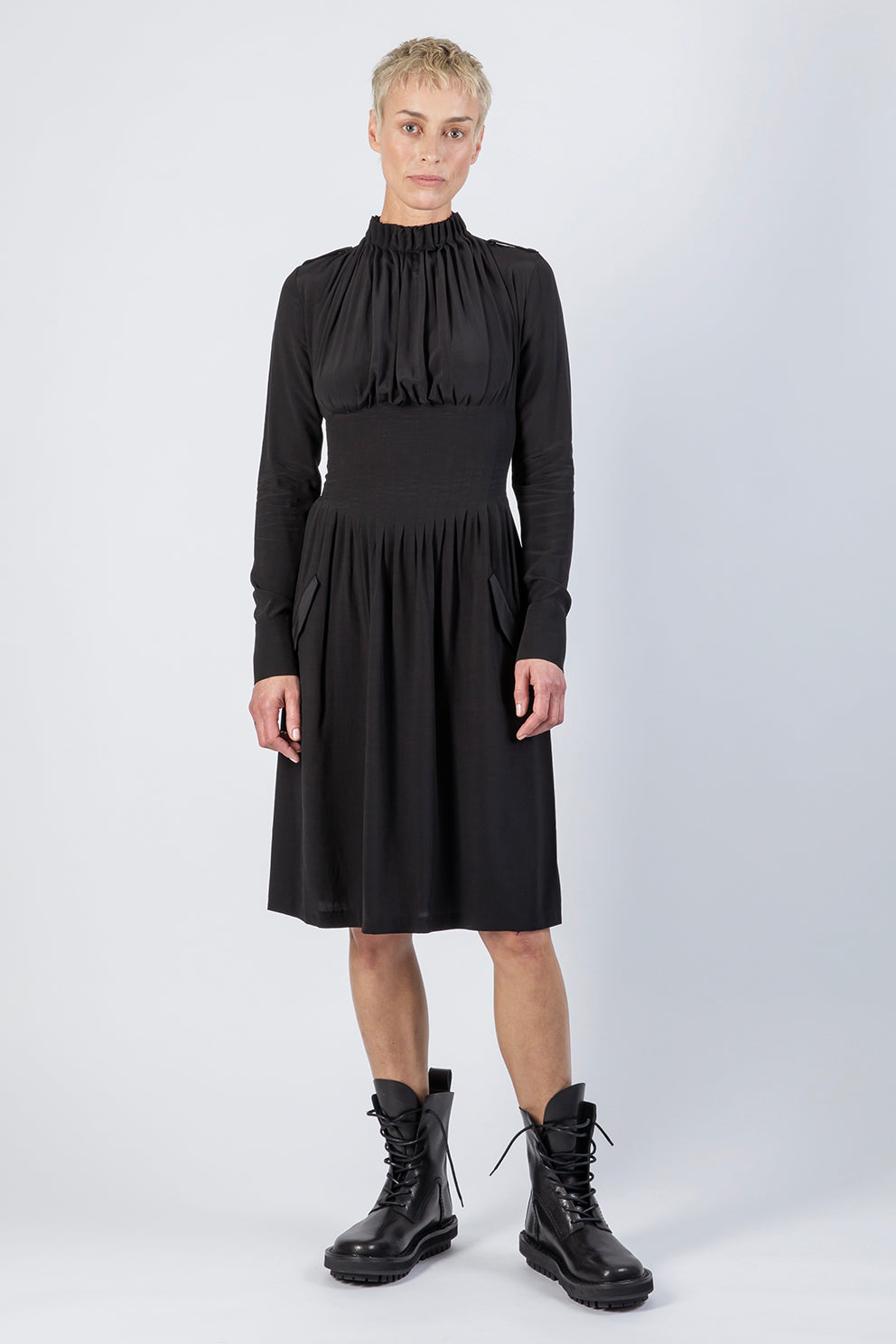 esther-perbandt-cherry-on-the-cake-kleid-schwarz-viskose image 1