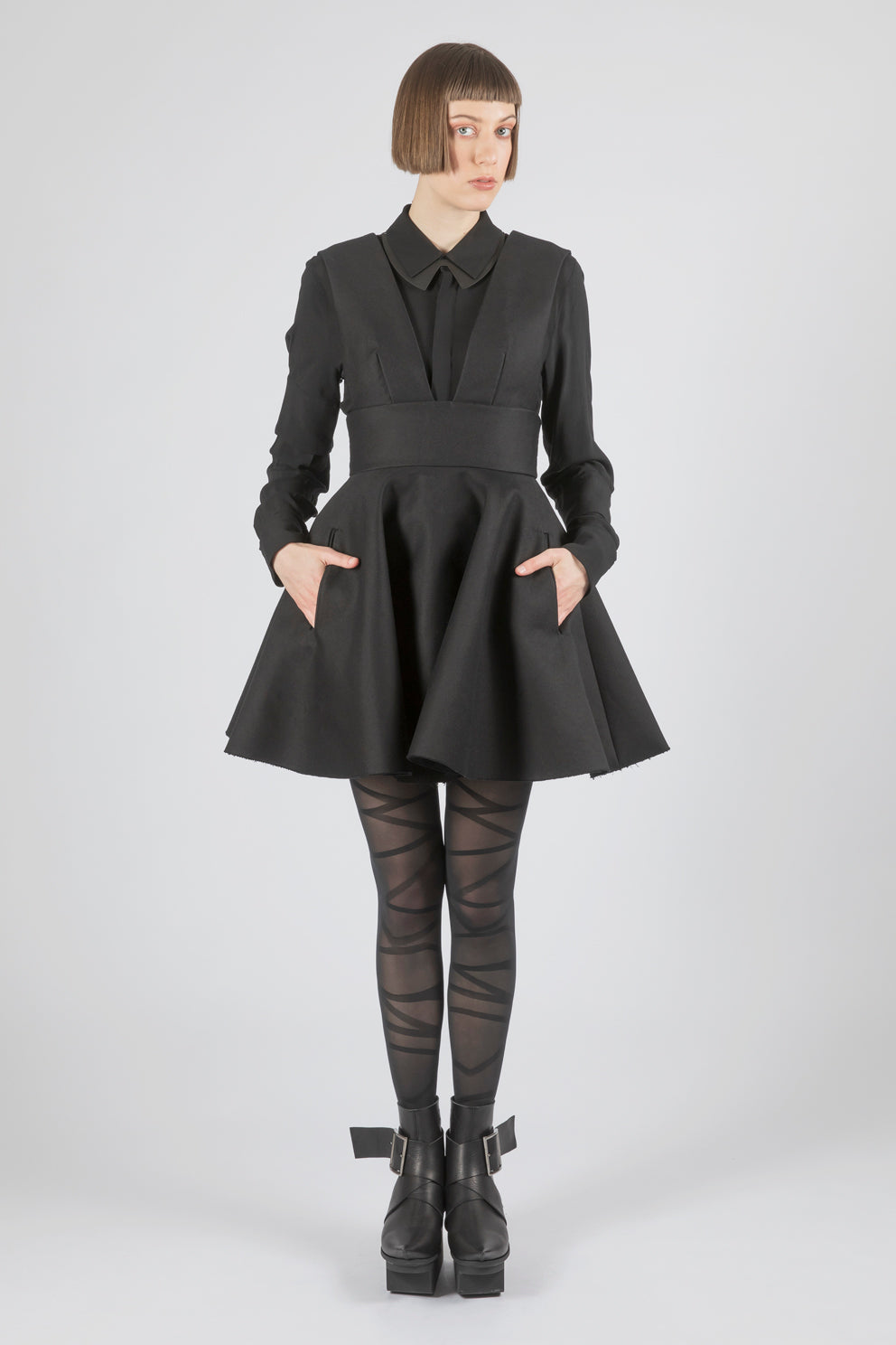 esther-perbandt-shell-mini-kleid-schwarz-baumwolle-taschen image 5