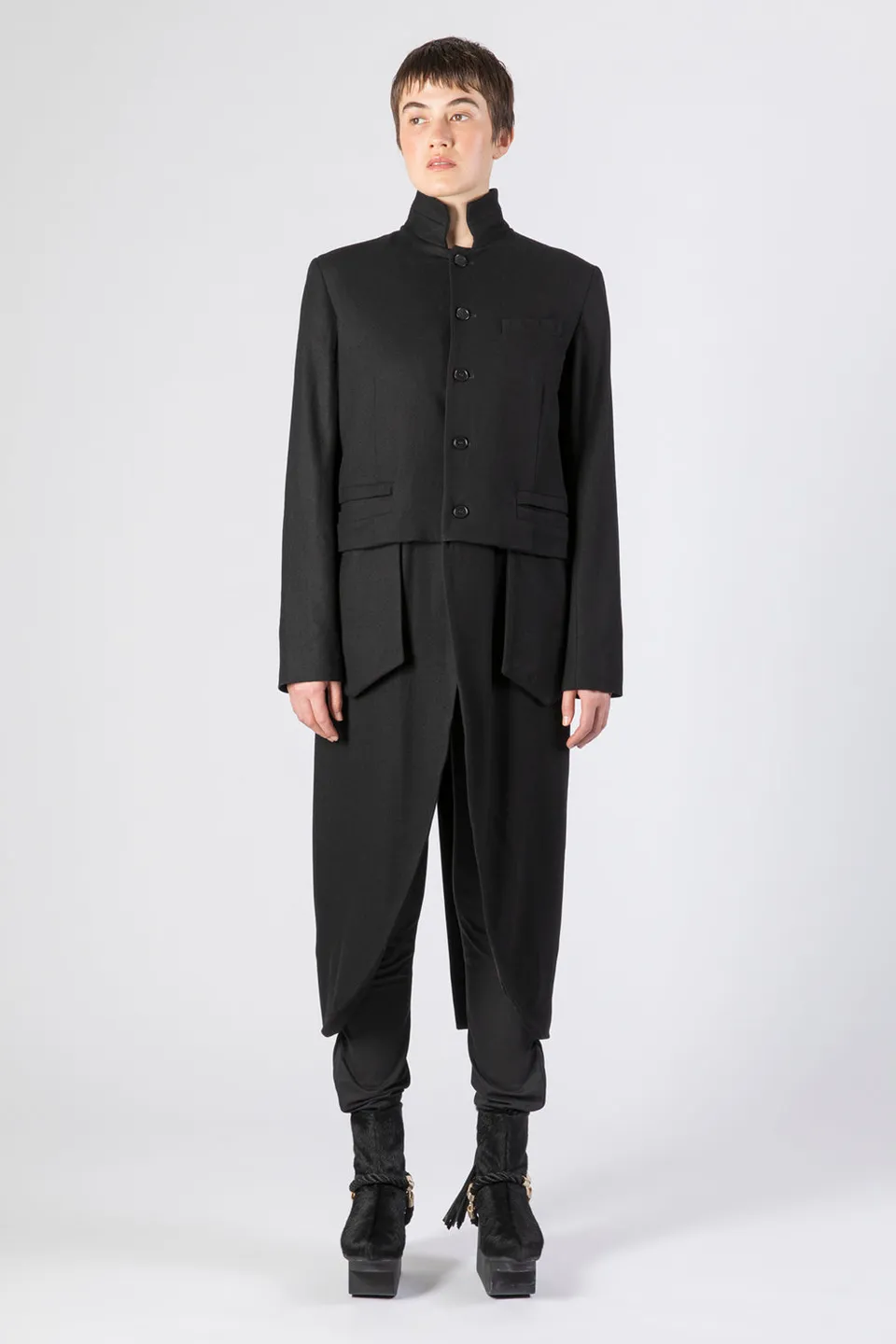 esther-perbandt-tailcoat-mantel-schwarz-wolle-damen image 1