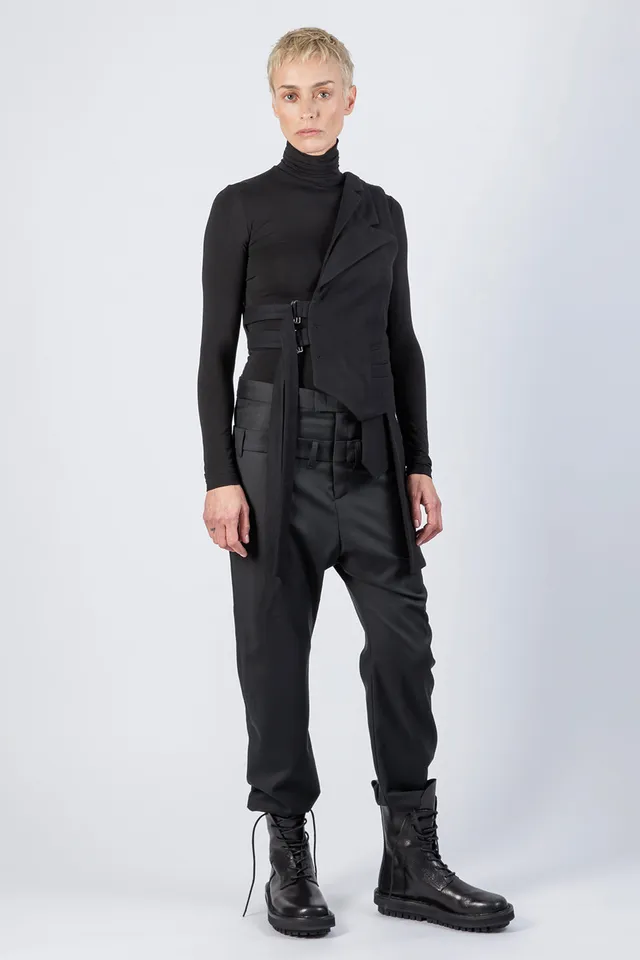 esther-perbandt-half-fin-weste-schwarz-wolle-kaschmir image 1