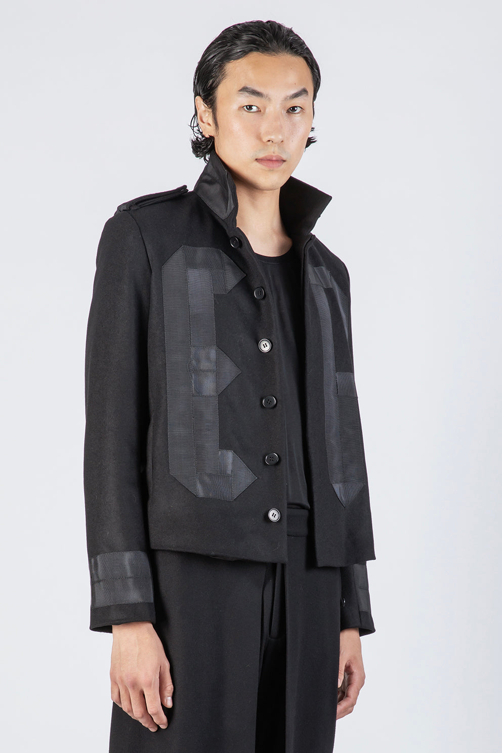 esther-perbandt-initial-jacke-herren-schwarz-wolle image 3