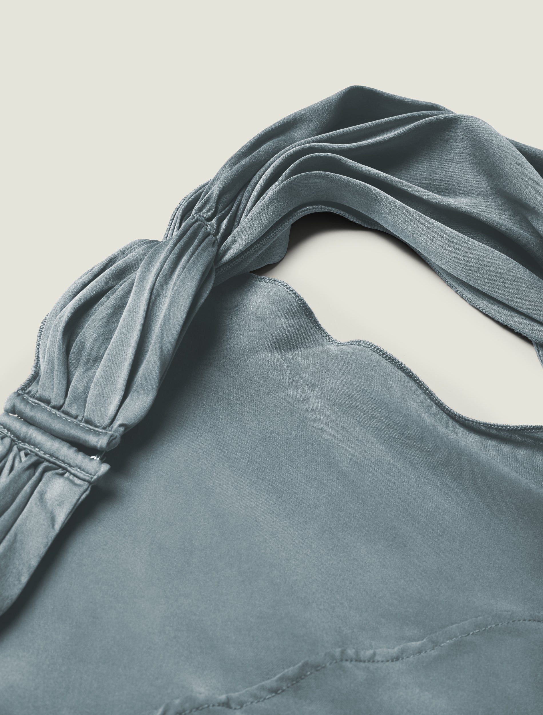 ioannes-shawl-top-seiden-top-neckholder-bias-cut image 3