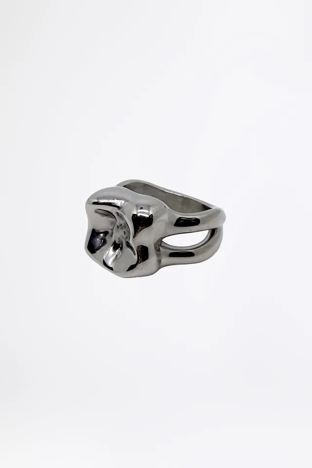 esther-perbandt-single-tooth-ring-silber-edelstahl image 1