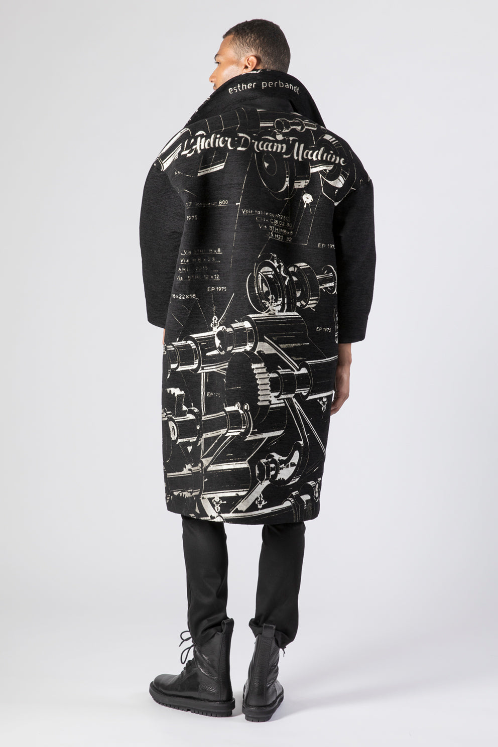 esther-perbandt-dream-machine-mantel-herren-schwarz-wolle-oversize image 3