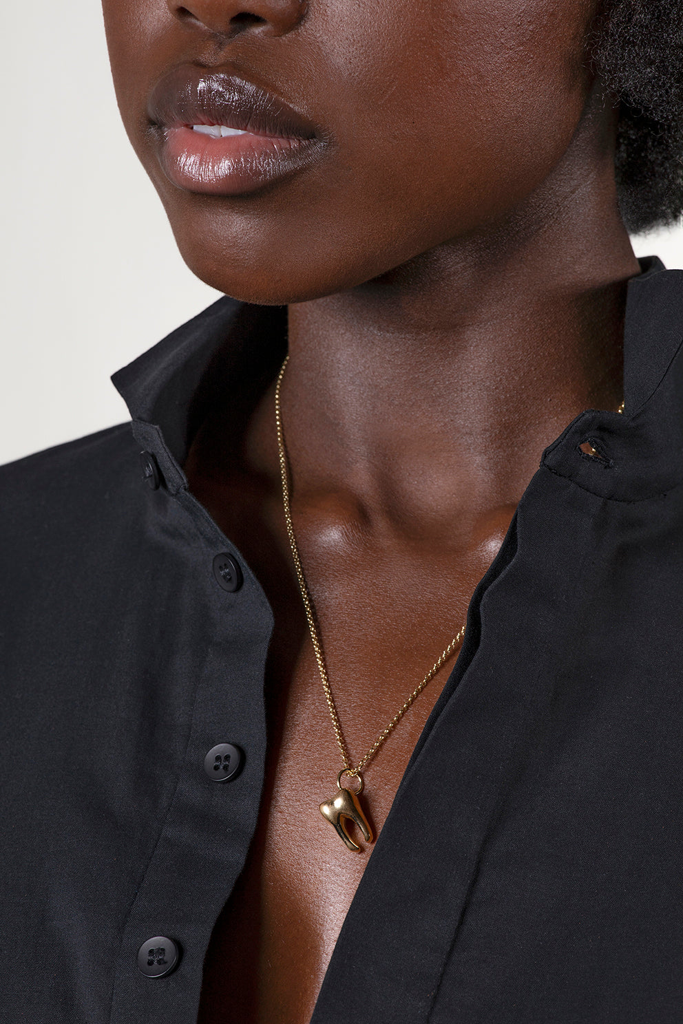 esther-perbandt-tooth-kette-gold-one-size-zahn-halskette image 4