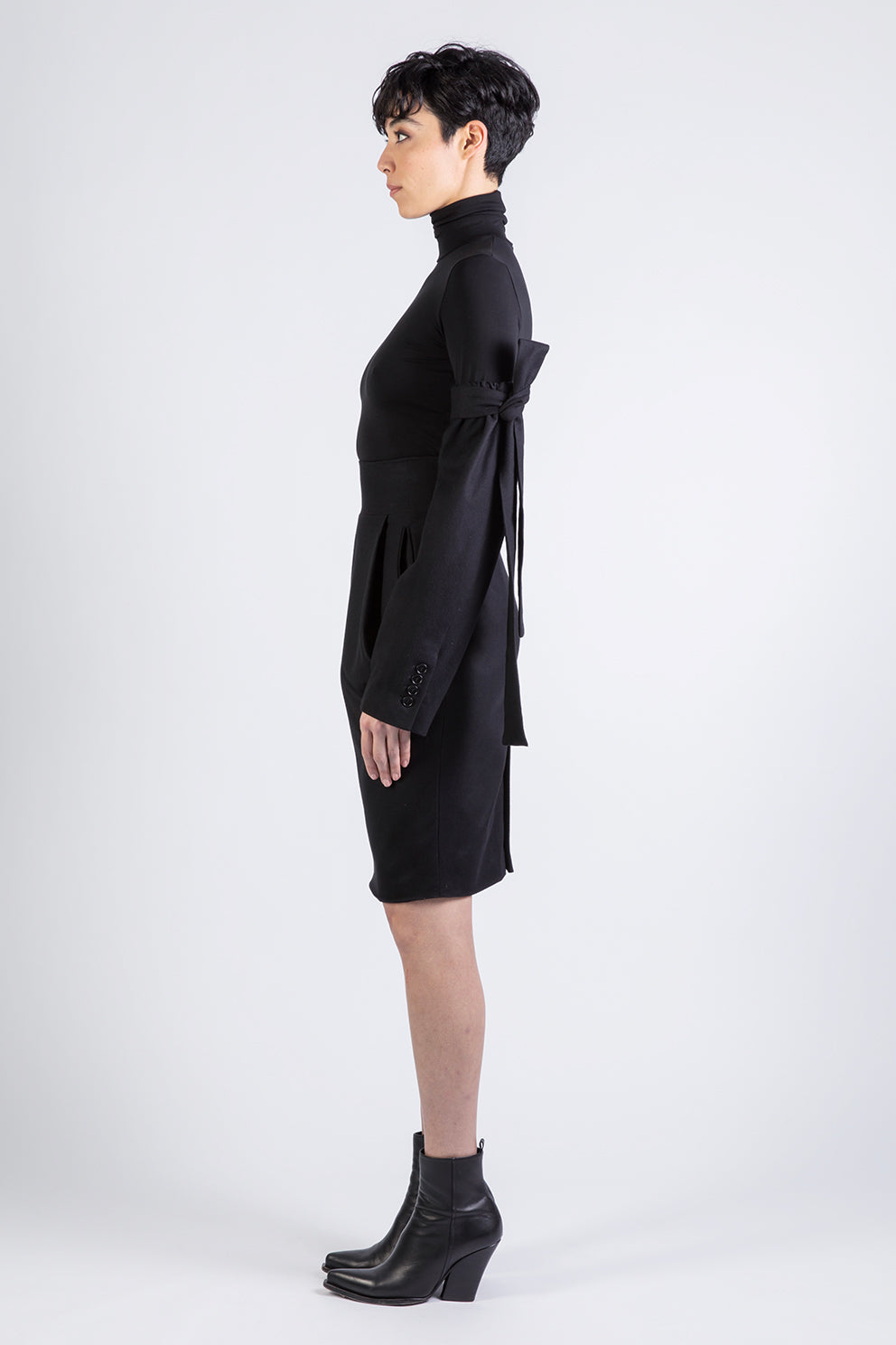 esther-perbandt-tulip-rock-damen-schwarz-wolle image 4
