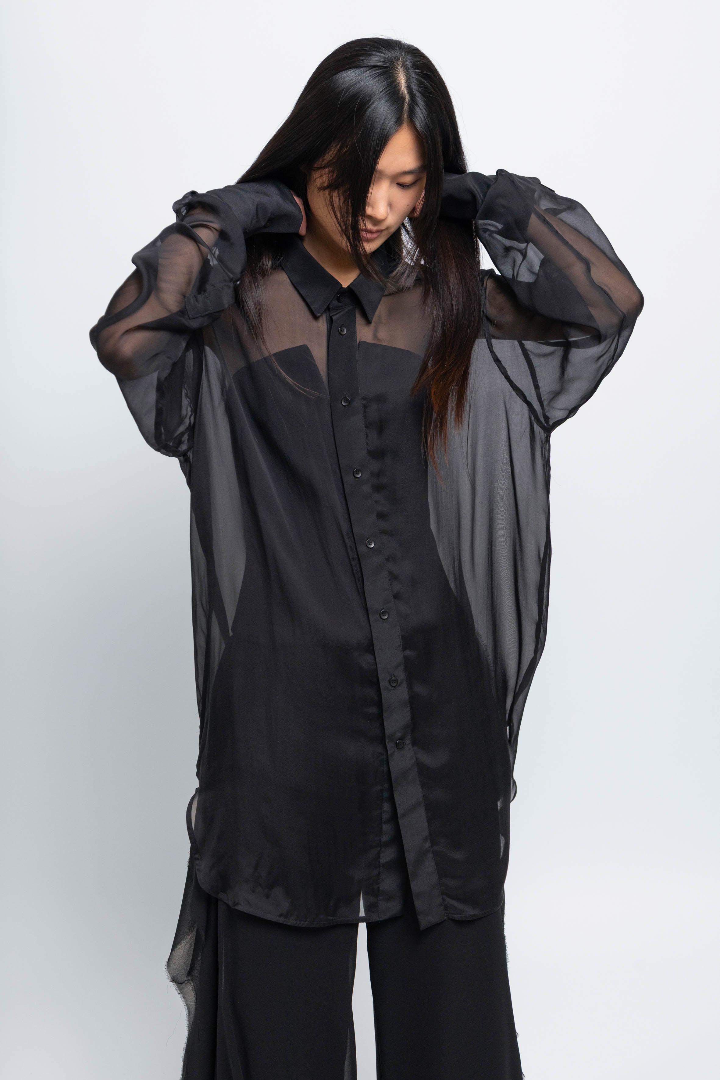 esther-perbandt-float-silk-bluse-schwarz-seide-oversized image 6