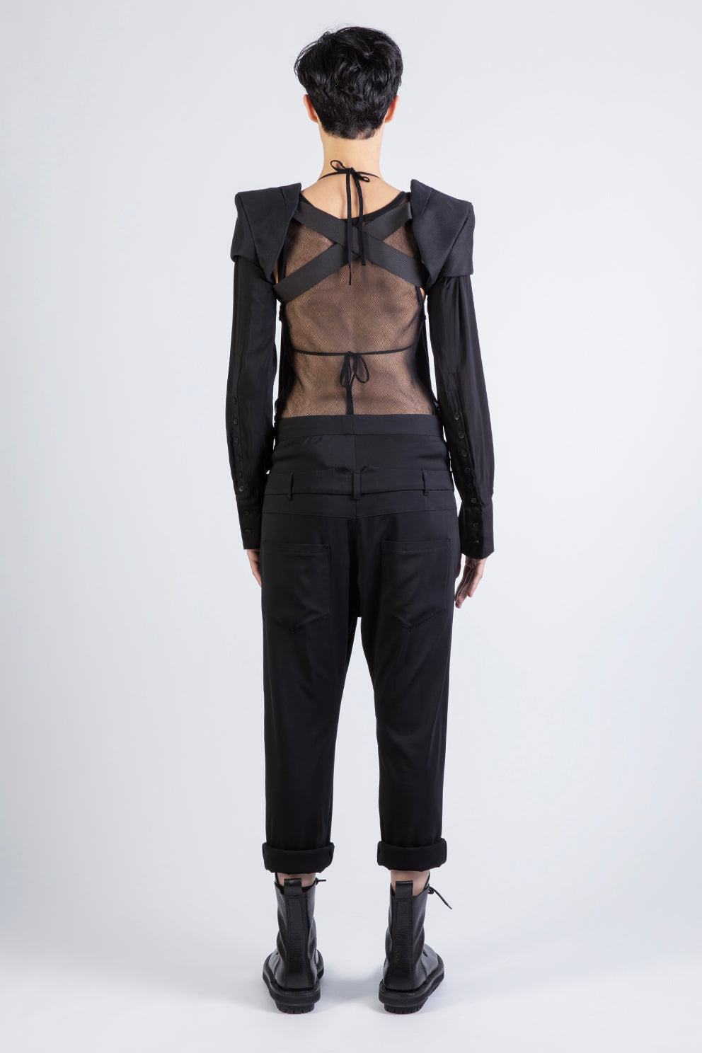 esther-perbandt-concrete-one-sleeve-rmel-schwarz image 8