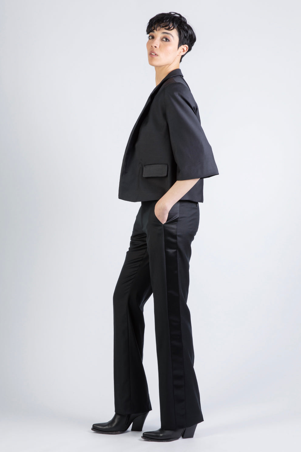 esther-perbandt-box-blazer-damen-schwarz-wolle-kurz image 5