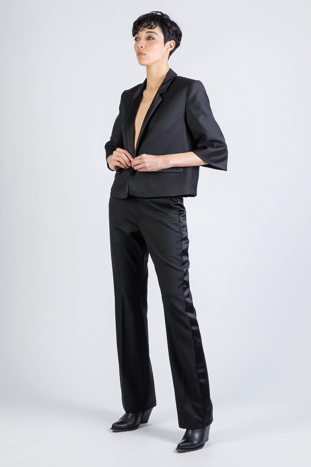 esther-perbandt-box-blazer-damen-schwarz-wolle-kurz image 4