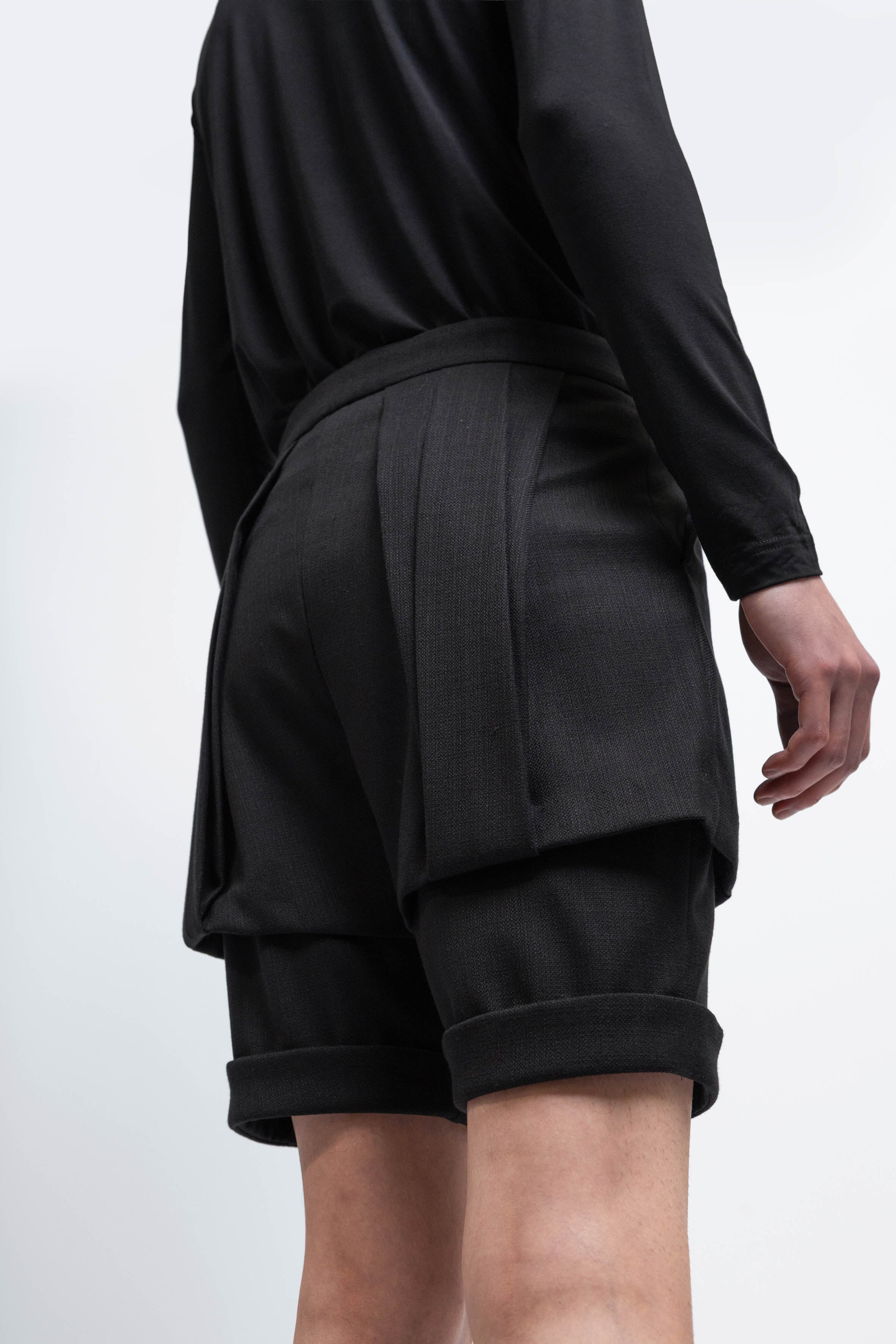 esther-perbandt-roy-shorts-herren-schwarz-high-waist image 7