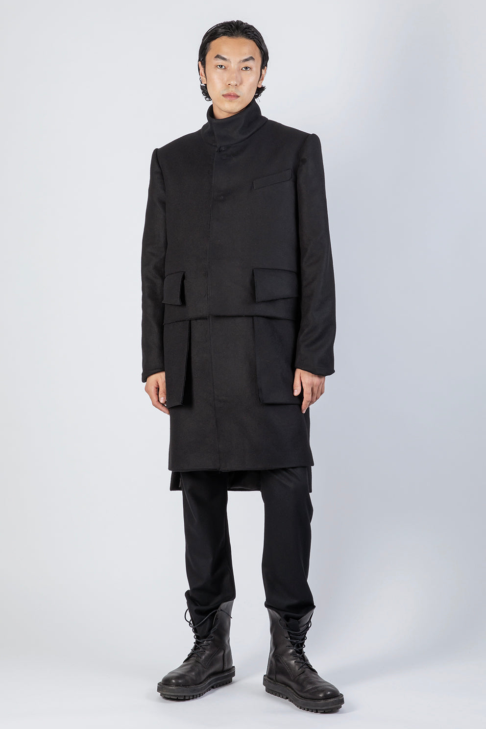 esther-perbandt-walker-mantel-herren-schwarz-wolle image 1