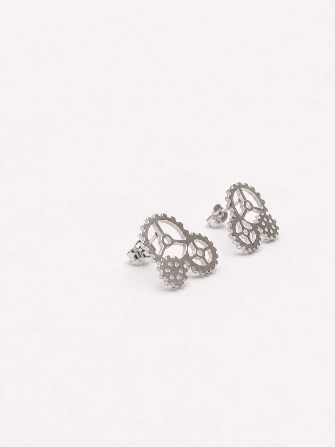 esther-perbandt-gearwheel-ohrring-silber-edelstahl image 4