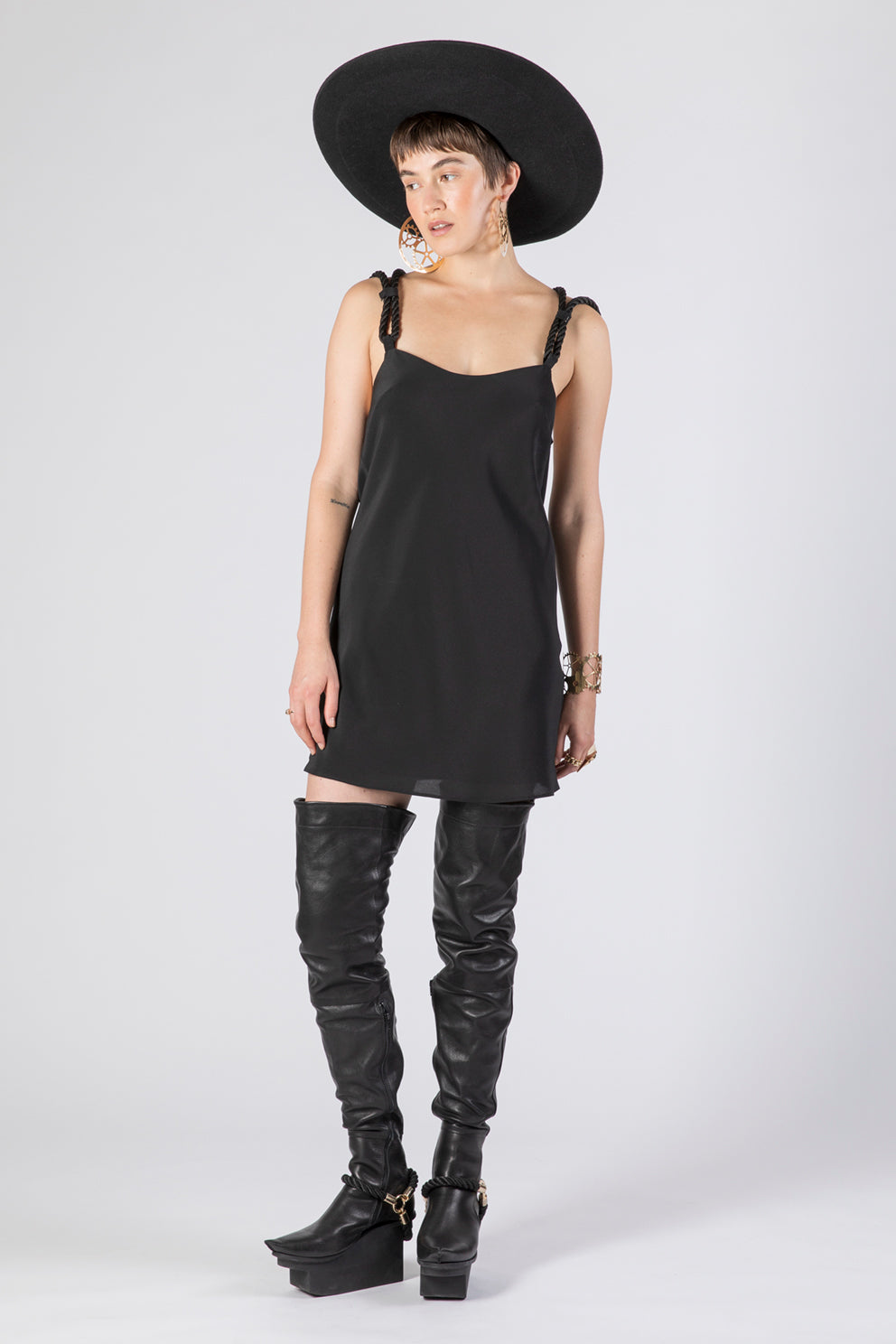 esther-perbandt-rope-kleid-damen-schwarz-seide-kurz image 1