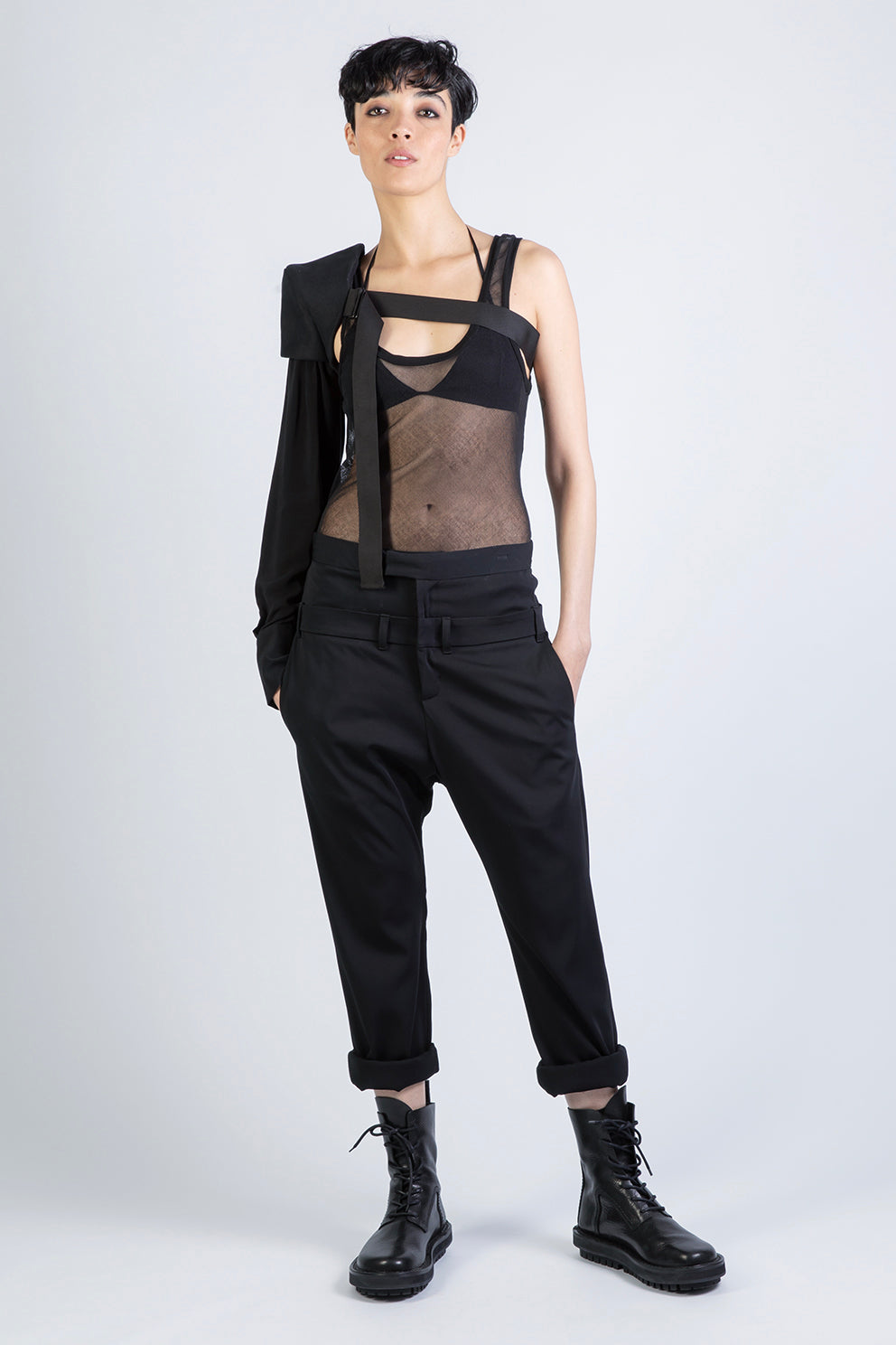 esther-perbandt-concrete-one-sleeve-rmel-schwarz image 1