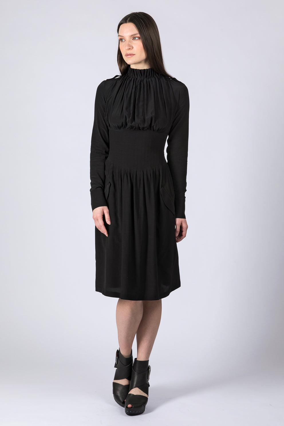 esther-perbandt-cherry-on-the-cake-kleid-schwarz-viskose image 8