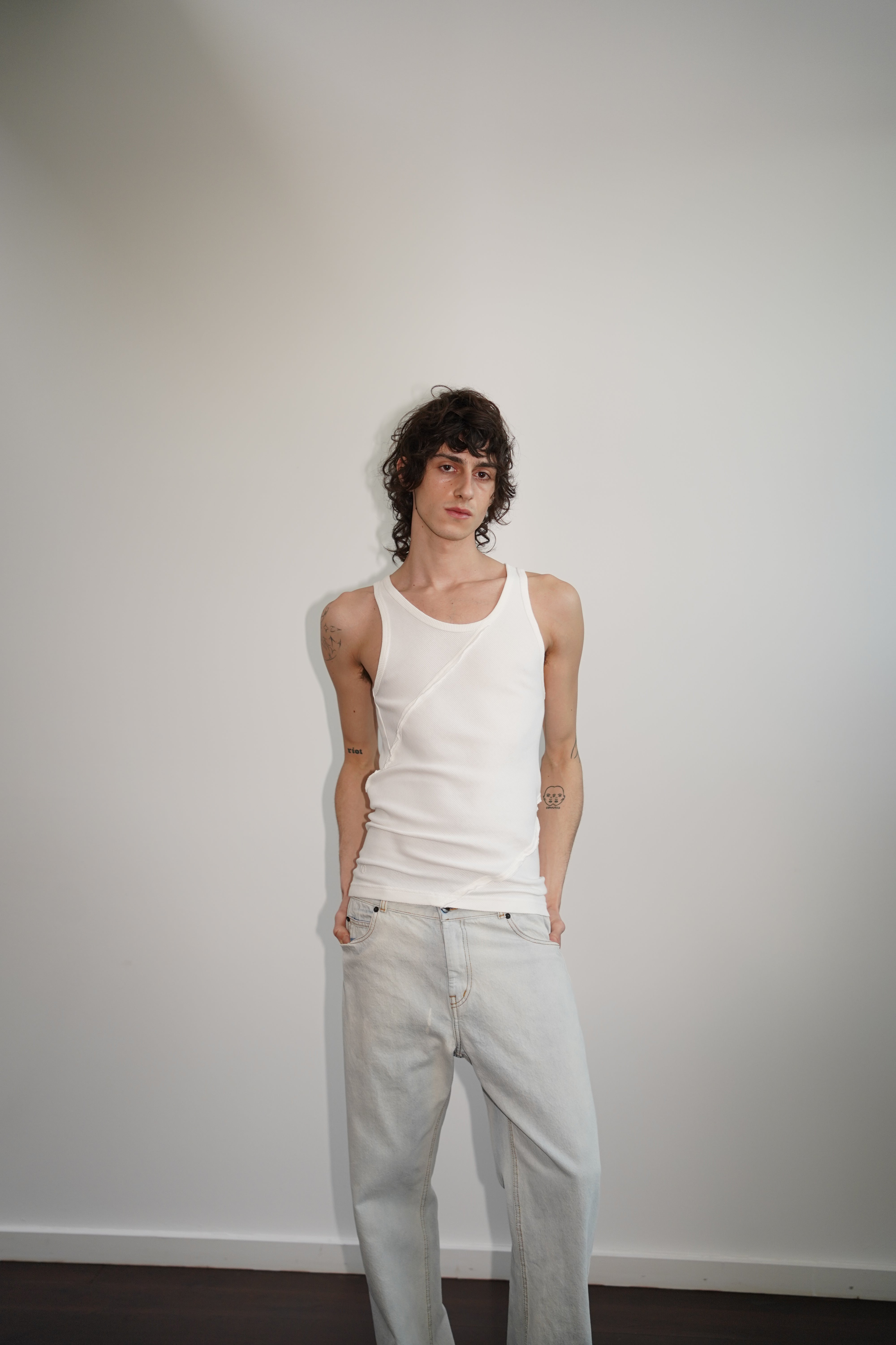 ioannes-bias-tank-top-ripp-top-unisex-stickerei image 5