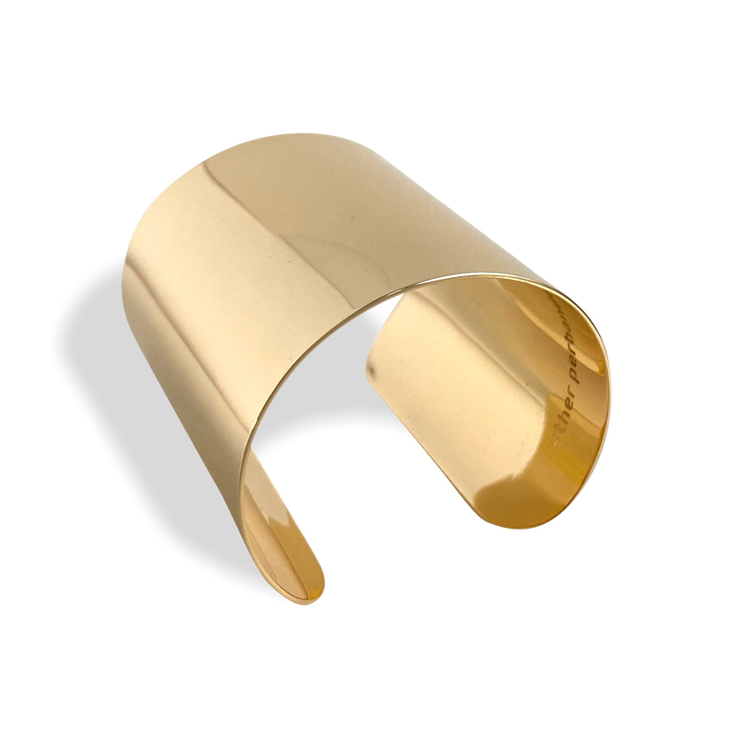 esther-perbandt-plain-armreif-gold-messing-vergoldet image 3