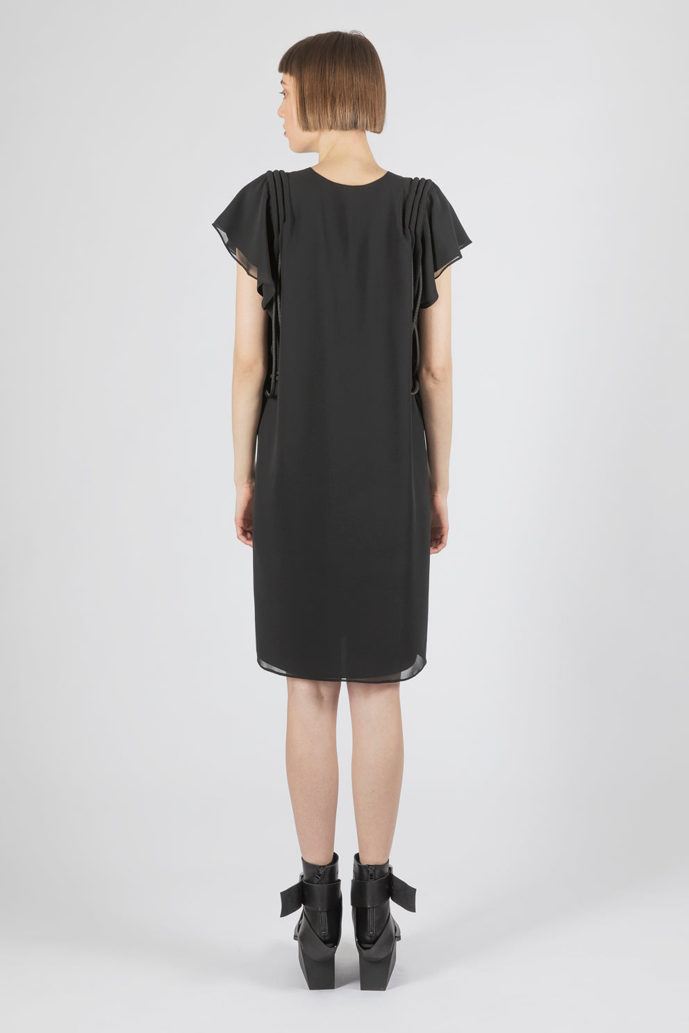 esther-perbandt-galaxy-kleid-damen-schwarz-kurz-viskose-lagen image 2