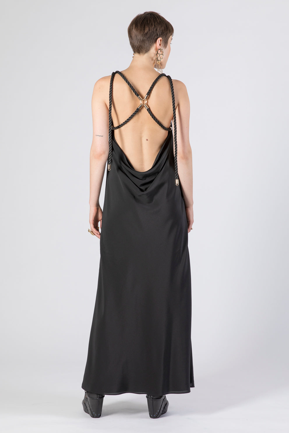 esther-perbandt-rope-lang-kleid-schwarz-seide image 3