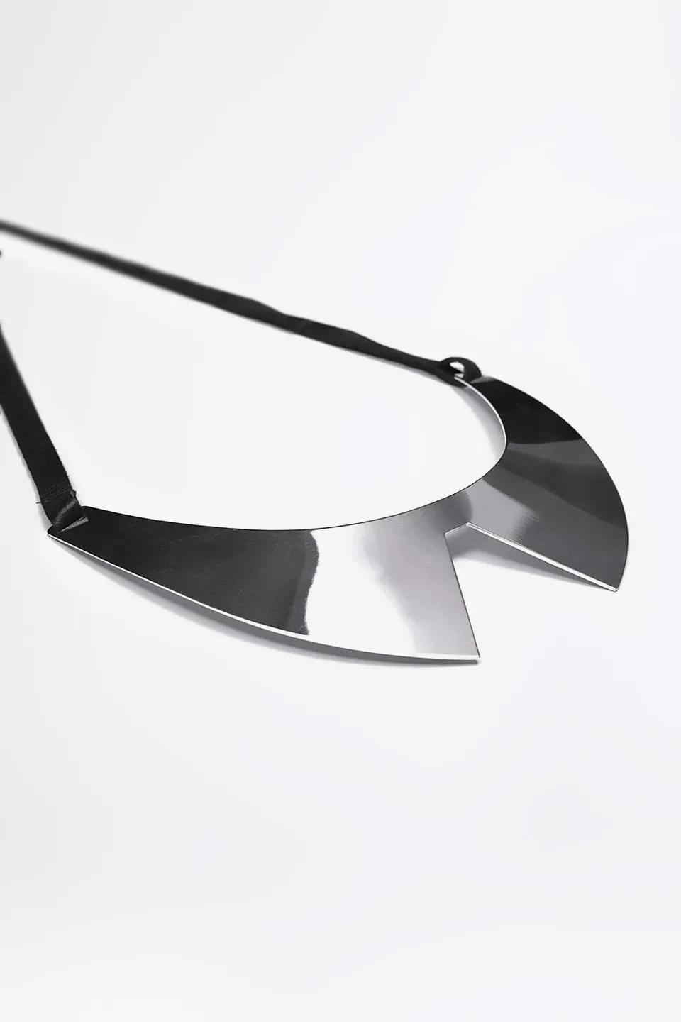 esther-perbandt-collar-halskette-silber-edelstahl-choker image 1