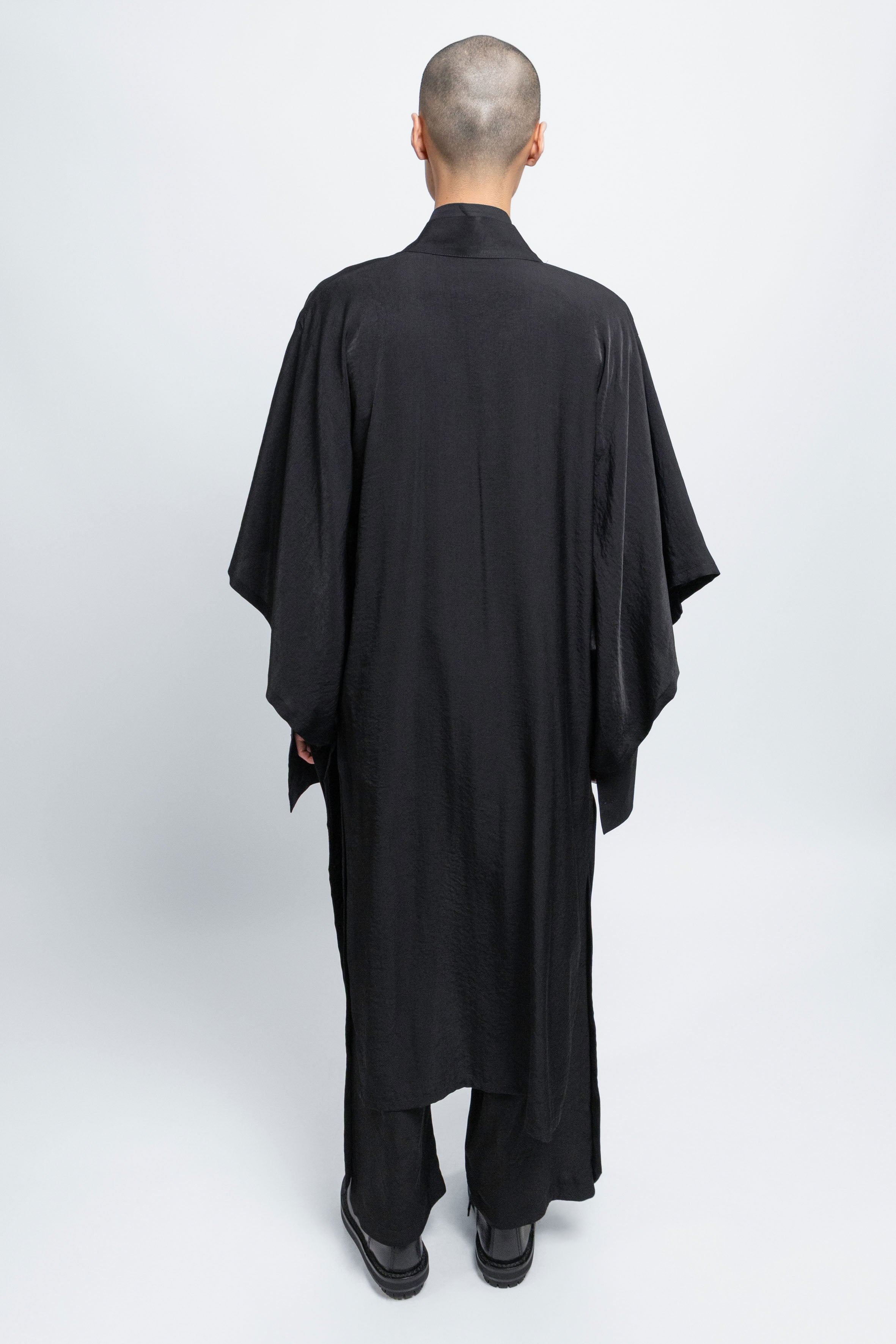 esther-perbandt-long-kimono-herren-schwarz-viskose image 3