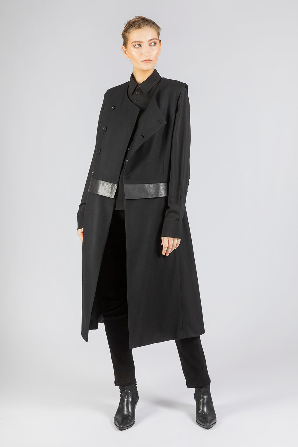 esther-perbandt-dart-long-weste-schwarz-wolle-leder image 6