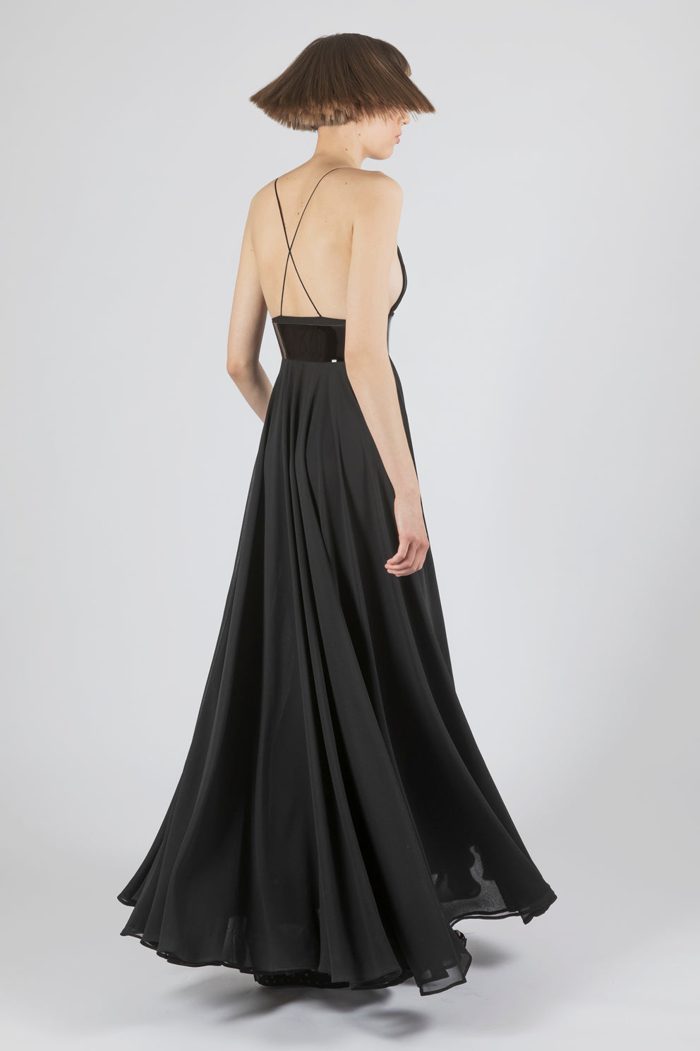 esther-perbandt-rooftop-kleid-schwarz-lang-tellerrock image 5