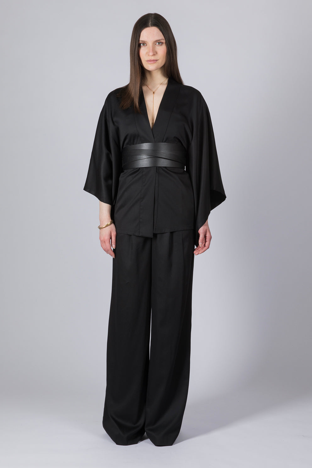 esther-perbandt-ease-kimono-damen-schwarz-viskose-kurz image 4