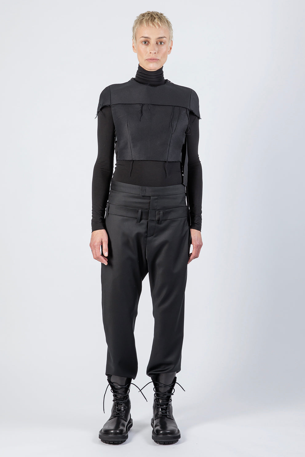 esther-perbandt-protector-cotton-schulterteil-damen-schwarz-baumwolle image 1