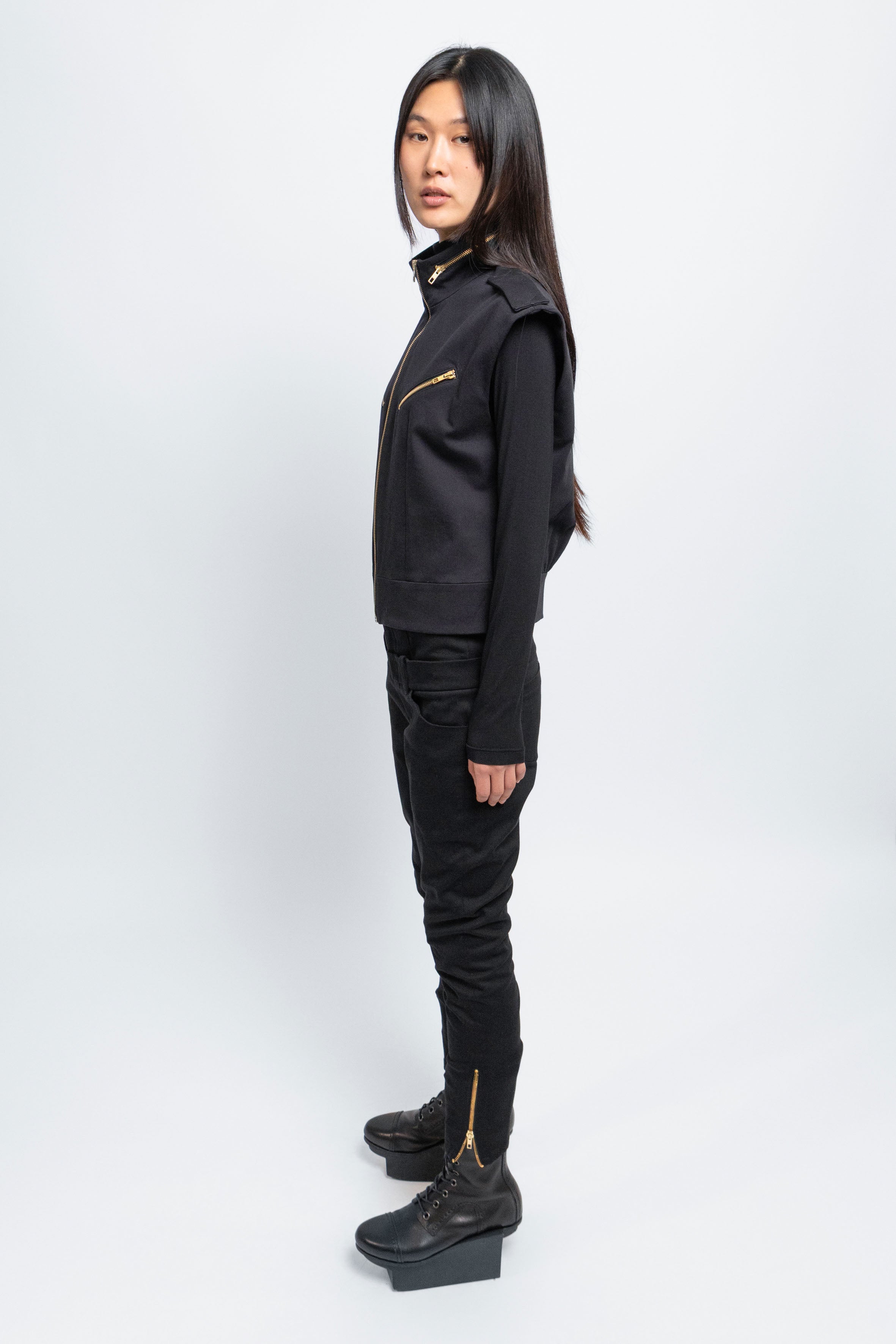 esther-perbandt-marfa-weste-damen-schwarz-baumwolle-taschen image 4