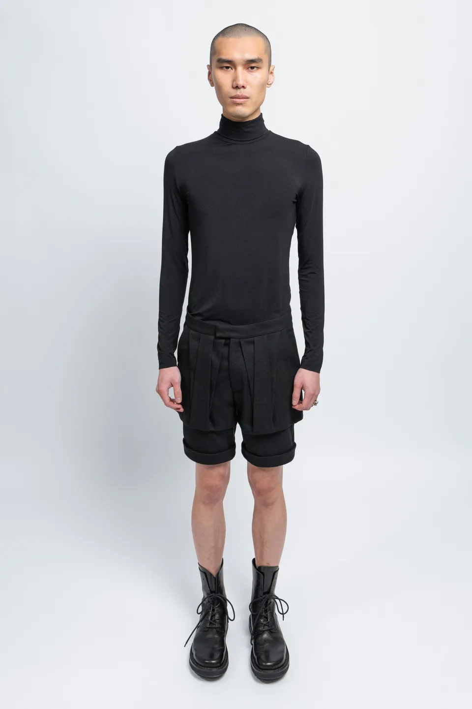 esther-perbandt-roy-shorts-herren-schwarz-high-waist image 1