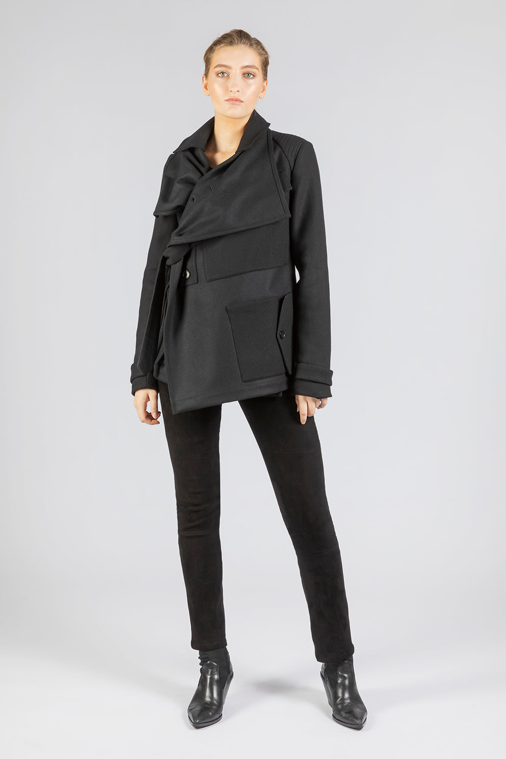 esther-perbandt-biker-jacke-damen-schwarz-wolle-drapiert image 1