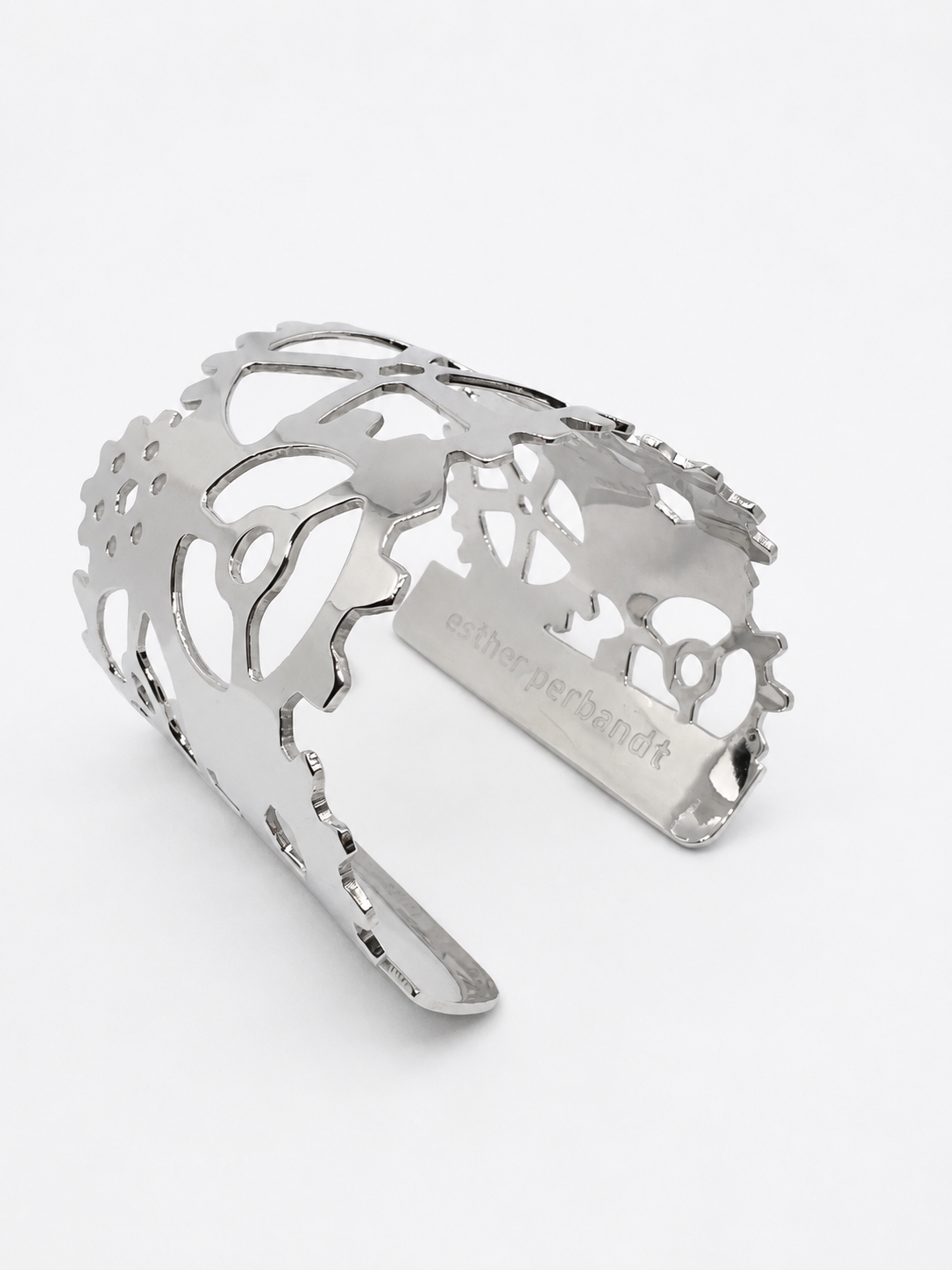 esther-perbandt-gearwheel-armreif-silber-breit-verstellbar image 1