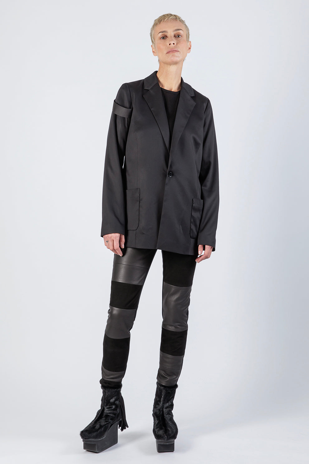 esther-perbandt-concrete-blazer-damen-schwarz-viskose image 1