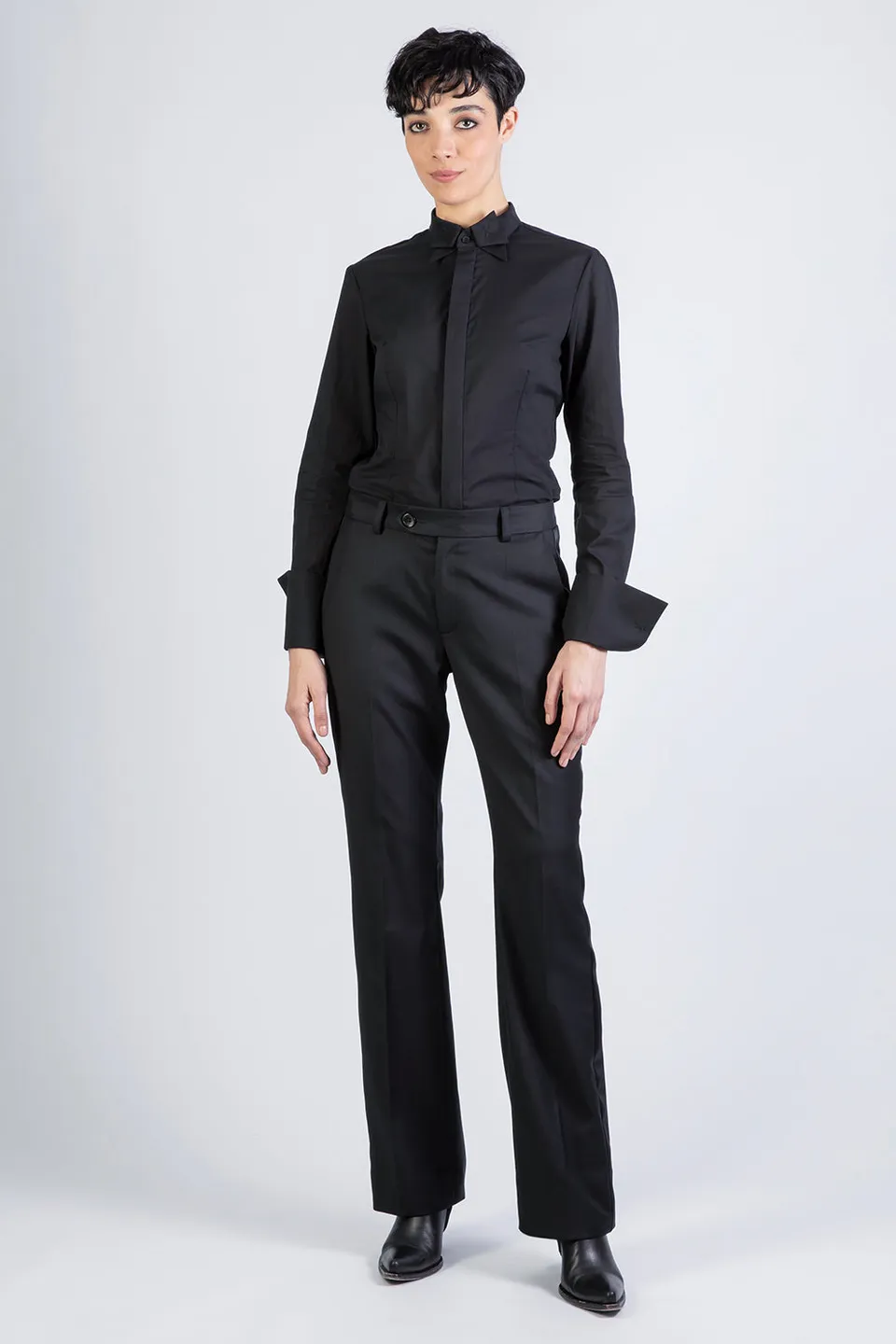 esther-perbandt-bow-bluse-schwarz-baumwolle-slim-fit image 1