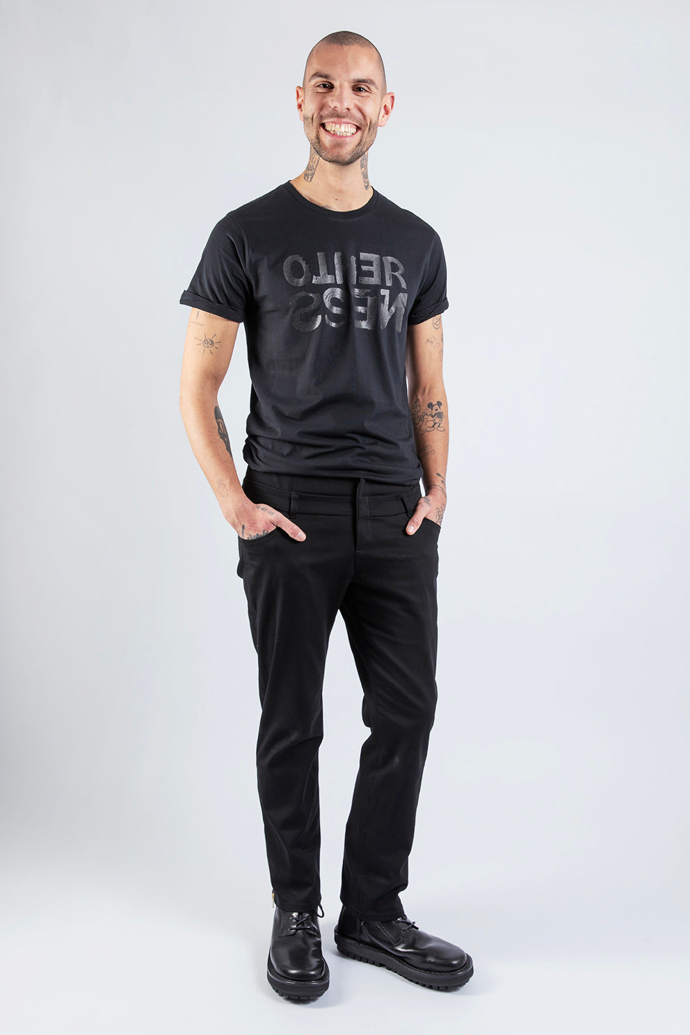 esther-perbandt-otherness-t-shirt-herren-schwarz-bio image 3