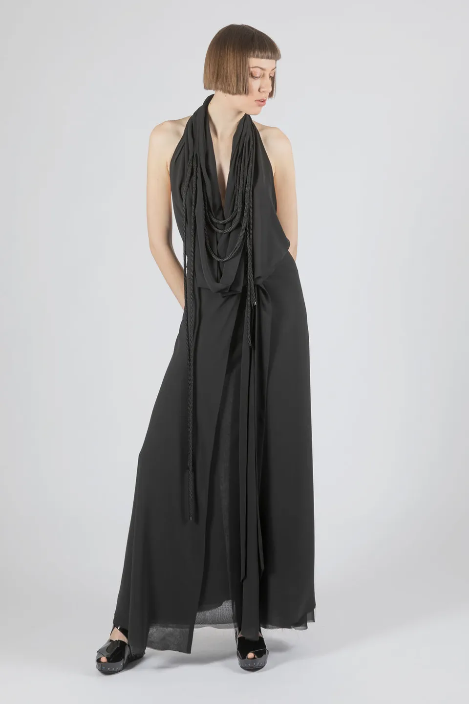esther-perbandt-saturn-long-kleid-schwarz-wickelkleid image 1